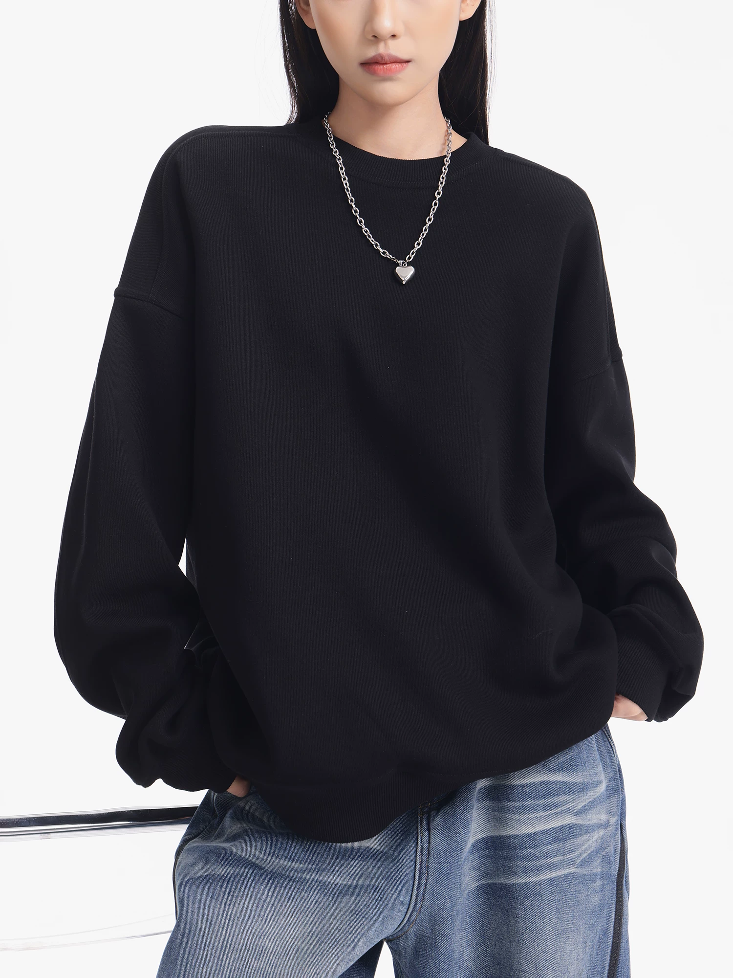 KEN STUDIO Áo len dài tay nhung đen mùa thu đông mới dành cho nữ, dáng rộng, thon gọn và đa năng, áo chui đầu thông thường