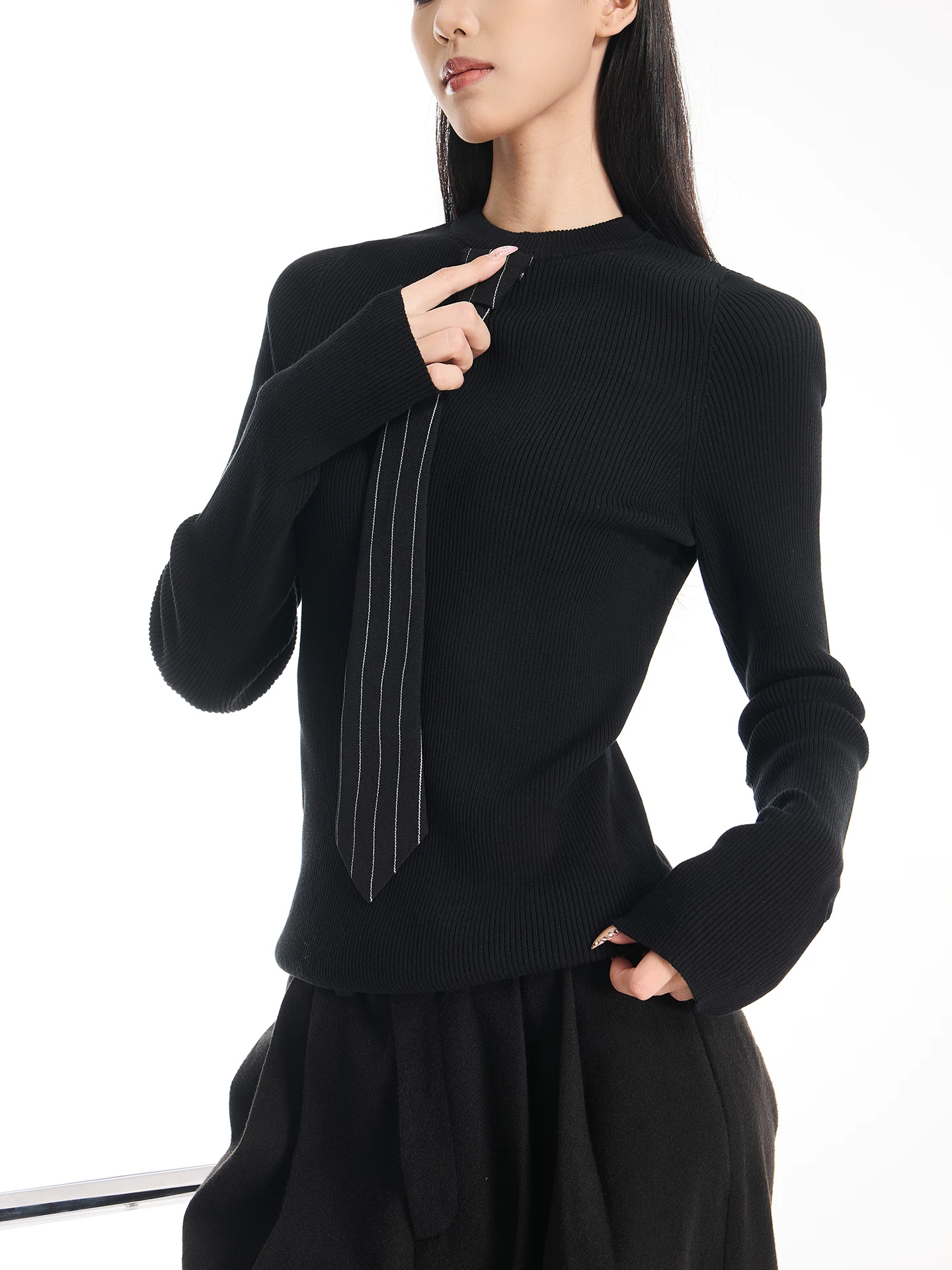 KEN STUDIO Áo len dệt kim dài tay màu đen mùa thu mới dành cho nữ, cổ tròn, ôm vừa vặn, lớp trong