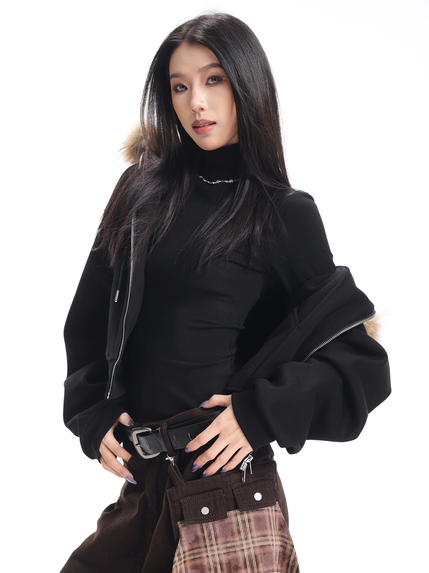Áo khoác có mũ trùm đầu màu đen có cổ lông thú mùa thu đông mới của KEN STUDIO dành cho nữ, áo nỉ ngắn có khóa kéo dày vừa vặn