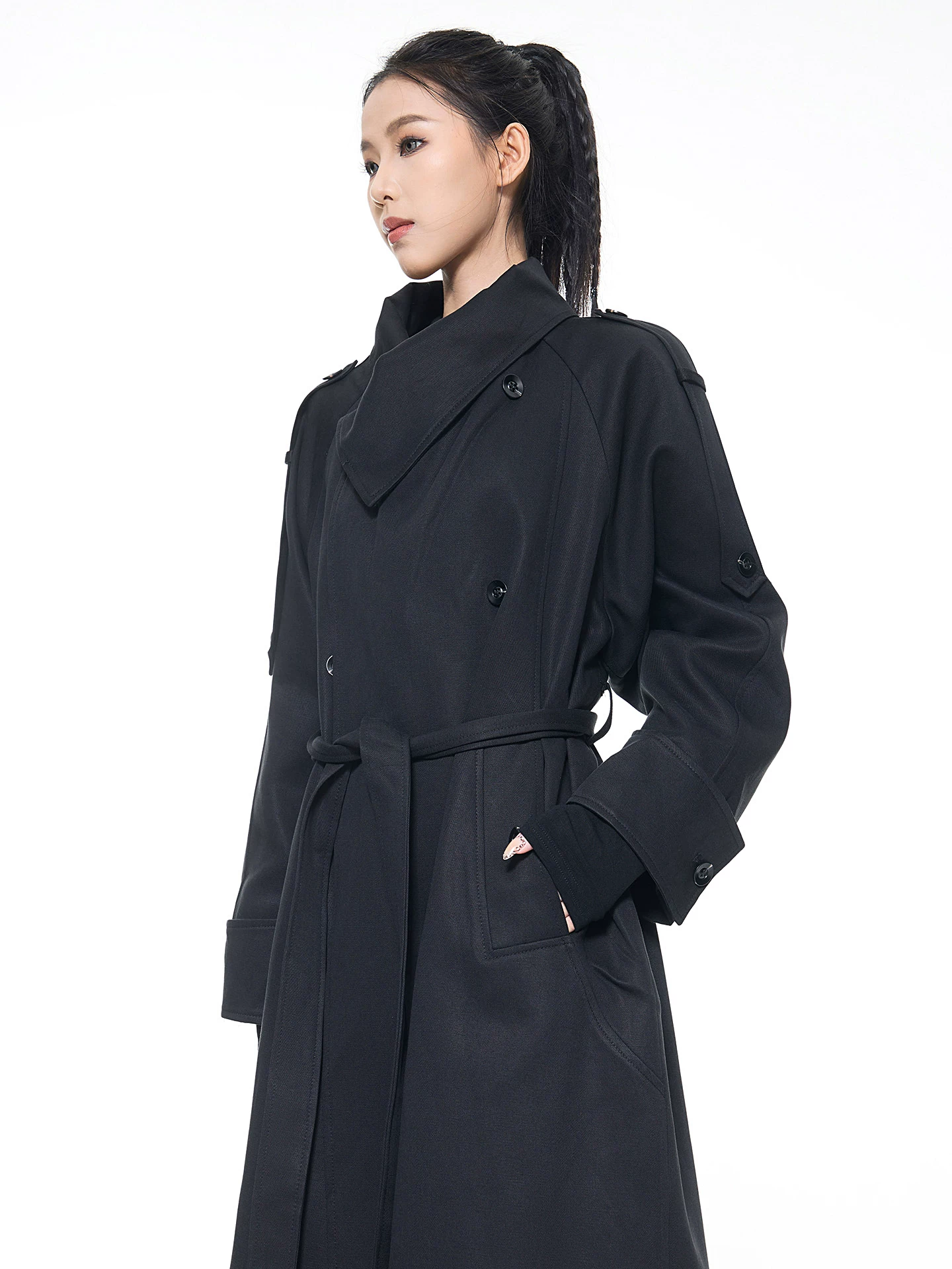 KEN STUDIO mùa thu đông mới phong cách Anh quốc áo khoác dài có ve áo màu đen dành cho nữ áo khoác dáng rộng dài vừa phải