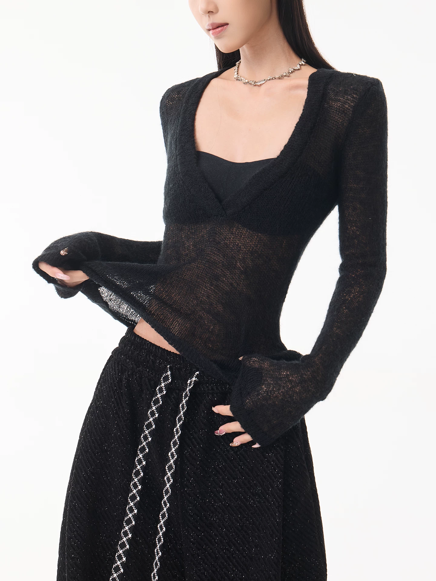 KEN STUDIO Xuân Thu Mới Màu Đen Rỗng Tay Dài Áo Len Dệt Kim Nữ Cổ Chữ V Slim Fit Áo Sơ Mi Đế Top