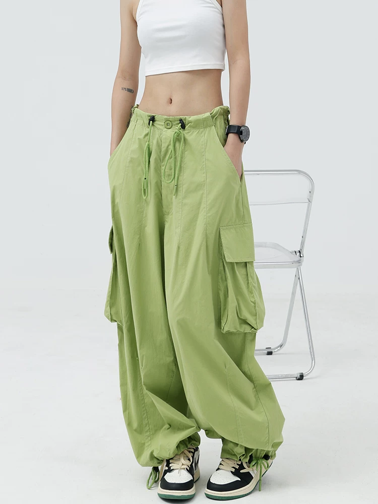 Quần cargo phong cách đường phố kiểu Mỹ màu đen của KEN STUDIO dành cho nữ, quần ống rộng kiểu cổ điển mùa xuân thu mới có ống quần bo gấu.