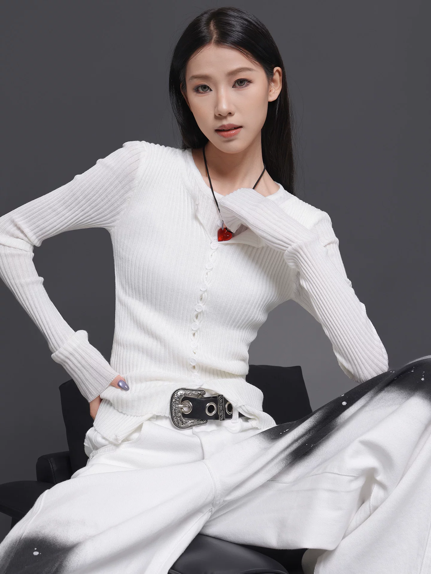 KEN STUDIO Áo dệt kim dài tay màu trắng thu đông mới dành cho nữ, áo sơ mi hai mảnh giả nhiều khuy, kiểu dáng ôm sát