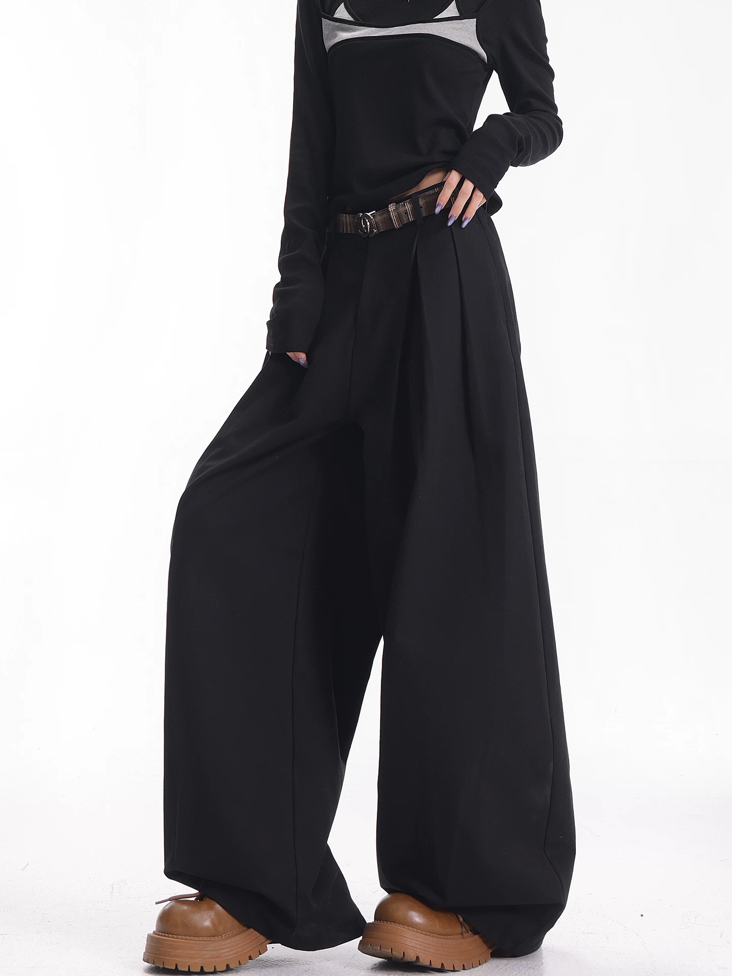 KEN STUDIO Quần tây ống rộng màu đen thu đông mới dành cho nữ với thiết kế xếp ly, quần ống rộng dáng suông và tôn dáng