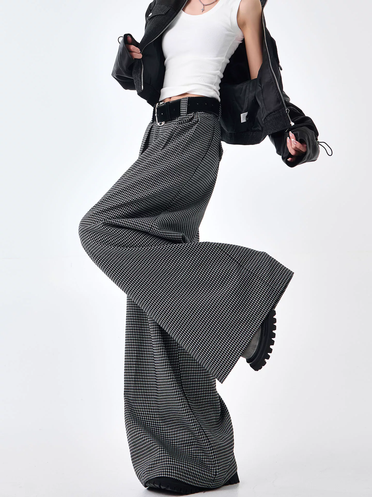 KEN STUDIO Quần kẻ sọc ống rộng màu đen mùa thu mới dành cho nữ với thiết kế màu sắc tương phản, quần thường ngày rộng rãi và tôn dáng