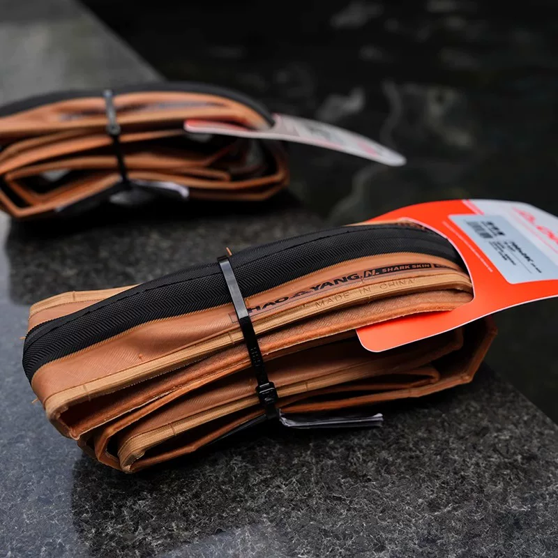 Lốp xe đạp đường trường Chaoyang 700×25/28C, gấp gọn, viền vàng, chống thủng, kiểu cổ điển