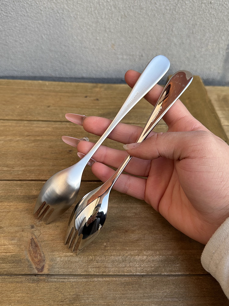 [Được khuyến nghị cho chất lượng ăn uống] Dĩa salad sáng tạo làm bằng thép không gỉ 18/10, thìa hình dĩa, dĩa salad