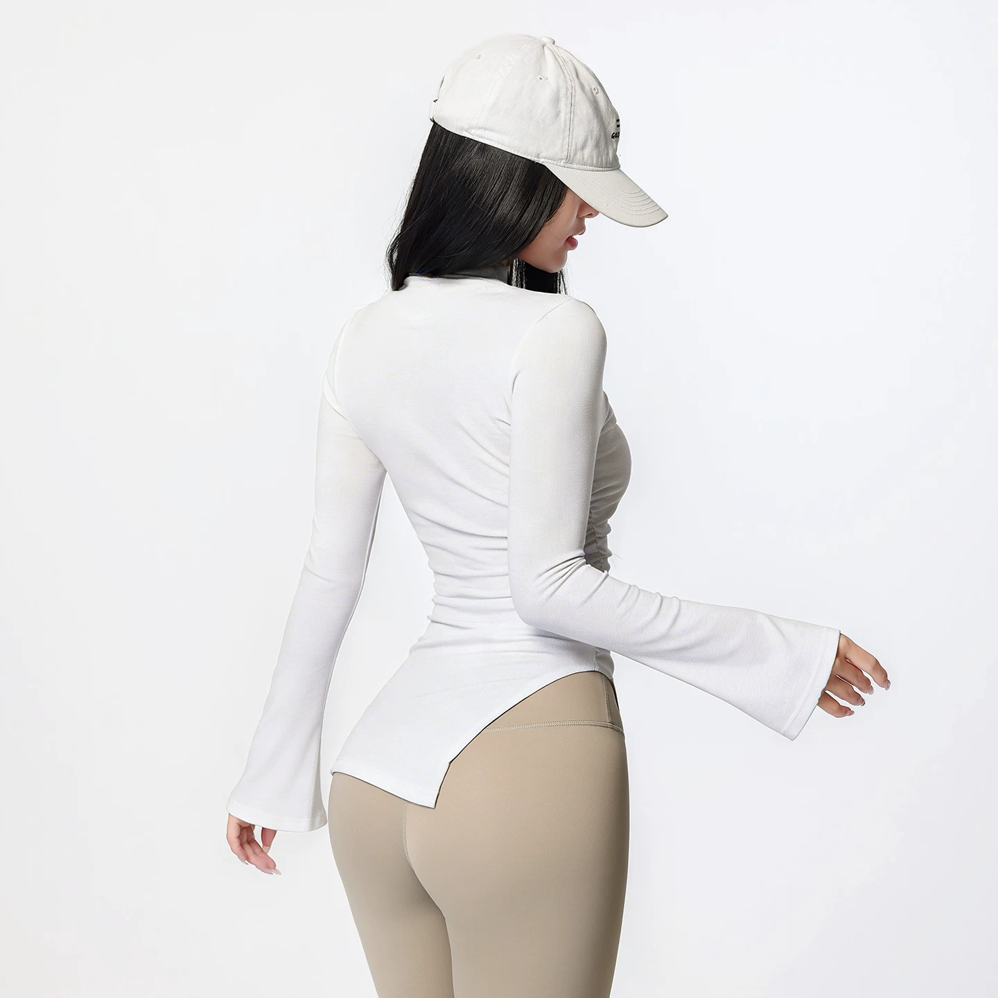 Jiumai Cao cấp Cổ cao nửa cổ che hông Quần áo tập yoga bó sát thể thao tay dài loe Áo tập Pilates Mới.