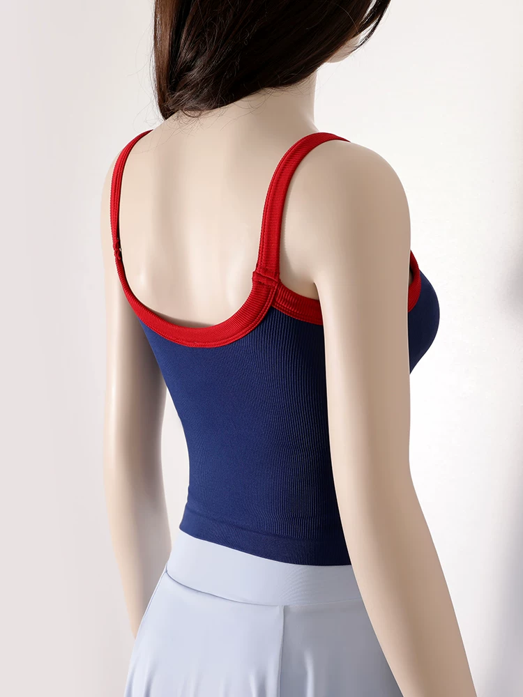 Áo tank top thể thao ôm sát, chất liệu co giãn cao, phối màu macaron, kiểu dáng chữ Y, có mút ngực và hỗ trợ chống sốc.