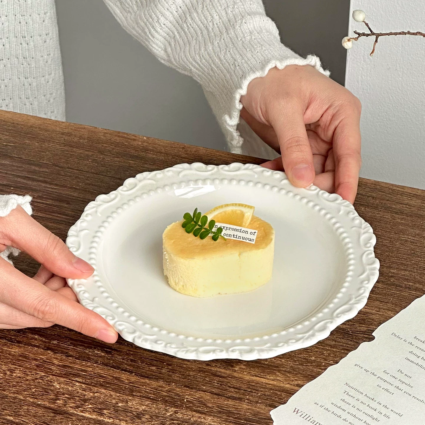 Đĩa tráng miệng gốm sứ nổi kiểu Pháp cổ điển, đĩa bánh, đồ dùng cao cấp sang trọng, đĩa ăn nhẹ gia đình, đồ dùng bàn ăn, đĩa dẹt
