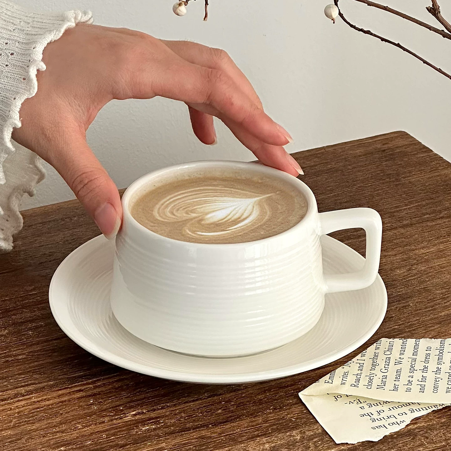 Bộ tách trà sứ trắng cao cấp, tách uống cà phê tinh tế, ly latte nghệ thuật Ý sang trọng