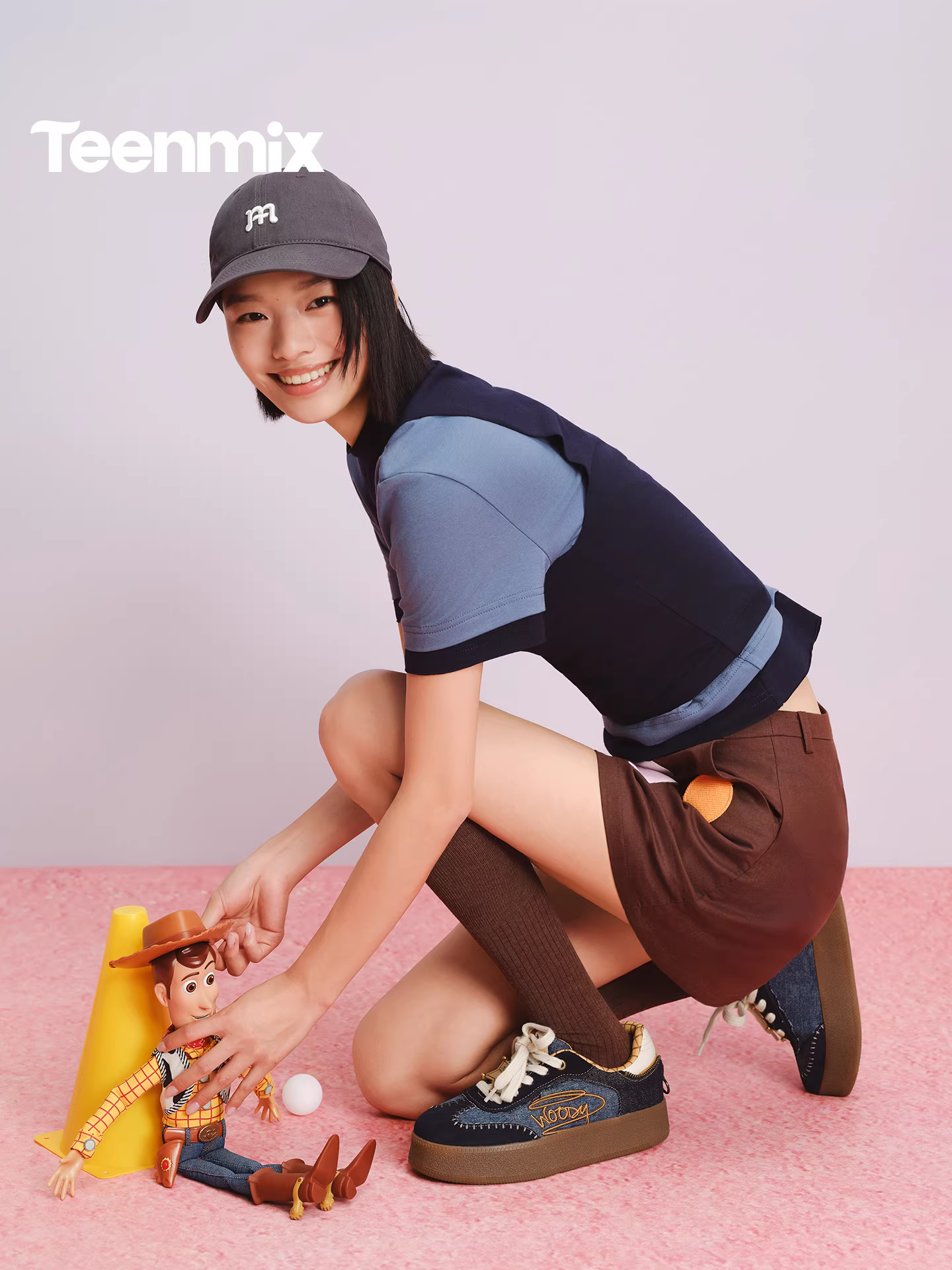 Giày tập thể thao đế dày tăng chiều cao thủ công, phối hợp giữa Tianmeiyi và Toy Story dành cho nữ, lót lông cừu, mẫu mới 2026