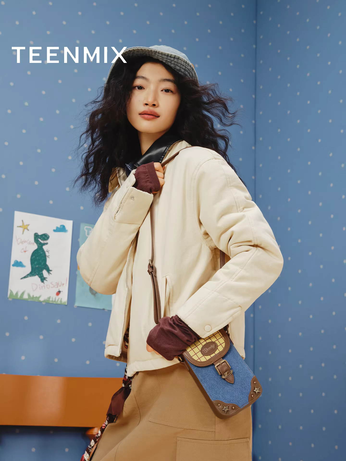 Túi mini Woody phối hợp thương hiệu Tianmeiyi Toy Story, túi điện thoại nữ, đeo chéo một bên vai, mẫu mới thu 2025