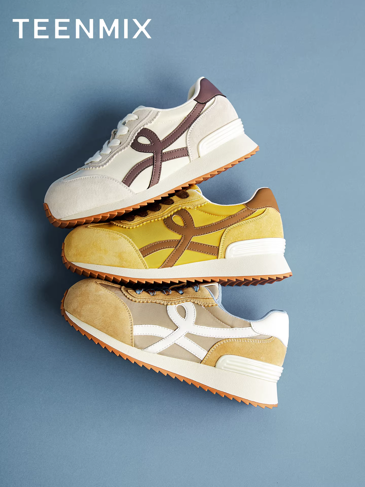 Giày tập Agande đế dày tăng chiều cao kiểu retro màu vàng của Tianmeiyi dành cho nữ, giày thể thao trắng giản dị, mẫu mới mùa thu 2025.