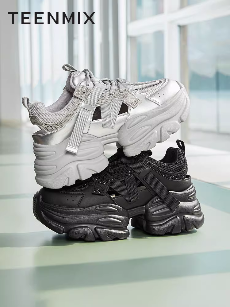 Giày thể thao nữ Tianmeiyi đế dày thoáng khí tăng chiều cao kiểu bố màu bạc, giày lười mùa hè kiểu mới