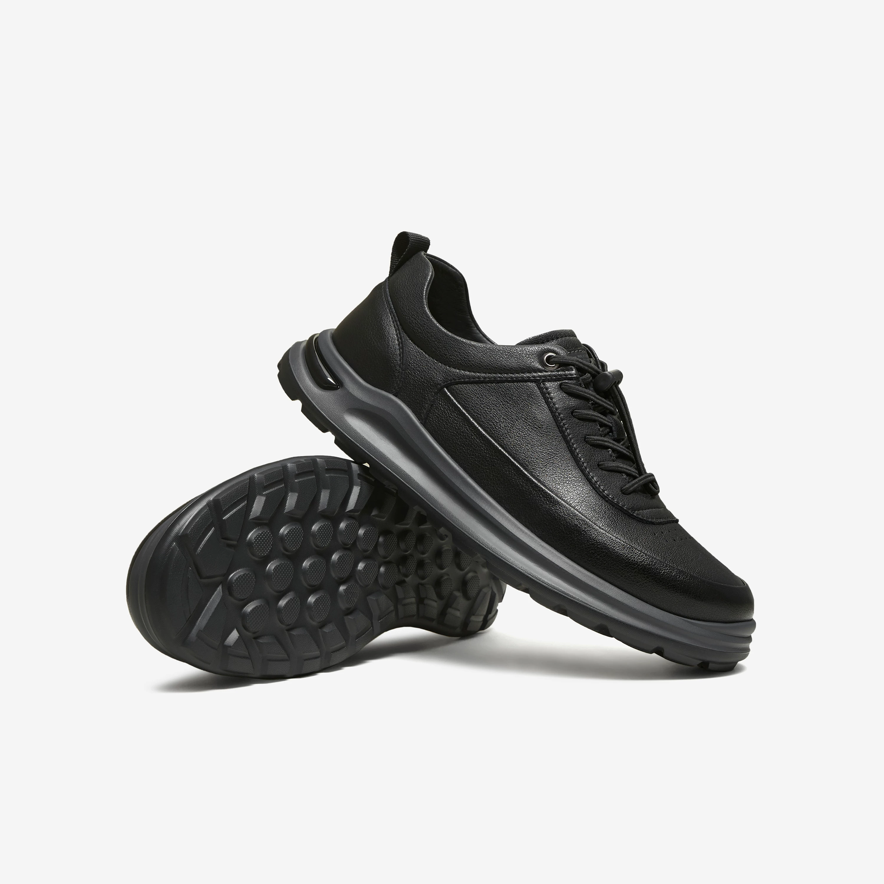 Giày nam TATA 2025 mùa đông mới thoải mái đa năng giày thể thao đế dày màu đen VQU01CM5