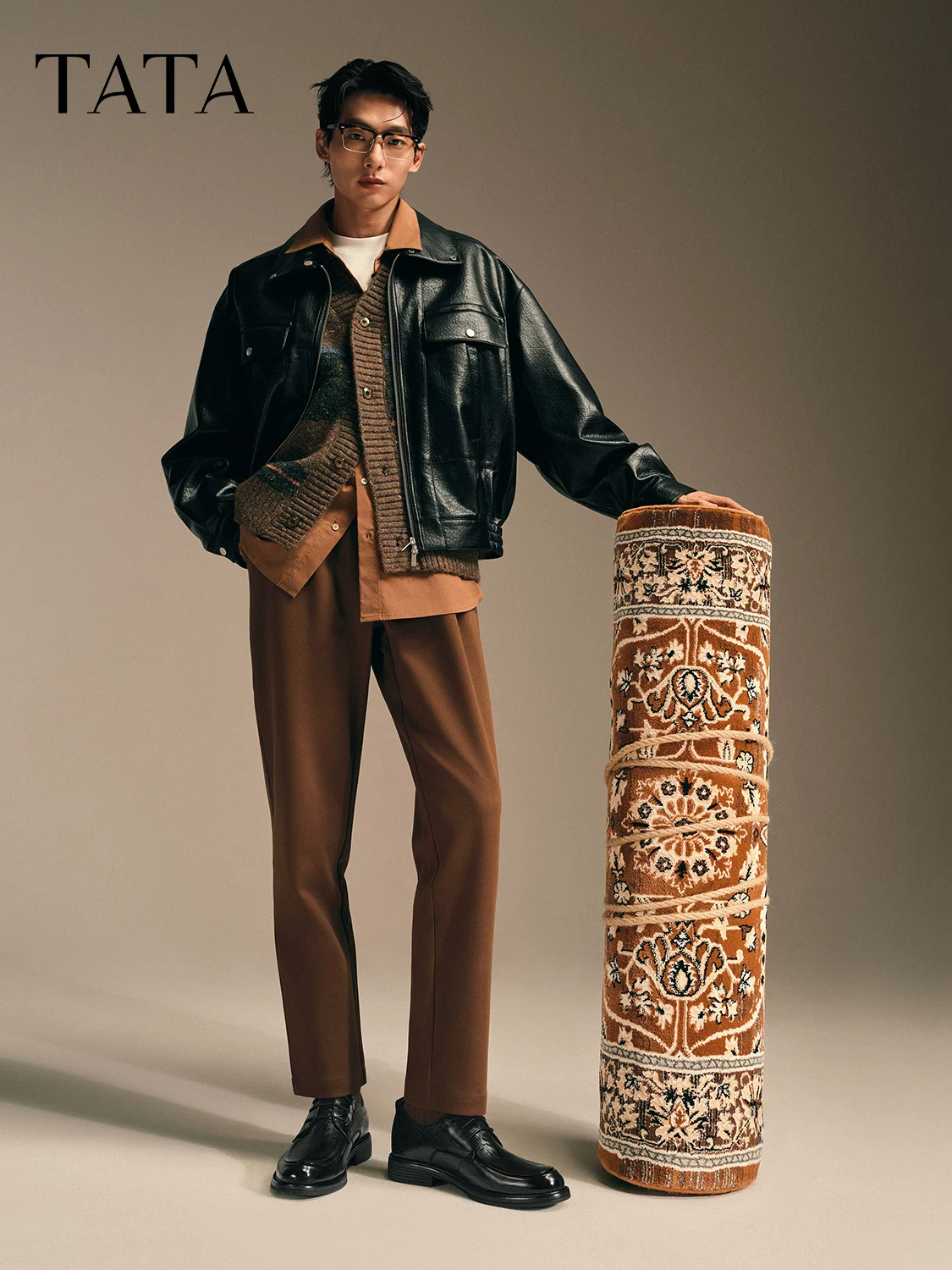 Giày Nam TATA 2025 Mùa Đông Màu Trơn Thoải Mái Đa Năng Giày Da Giày Da Mới Màu Đen QGY01CM5