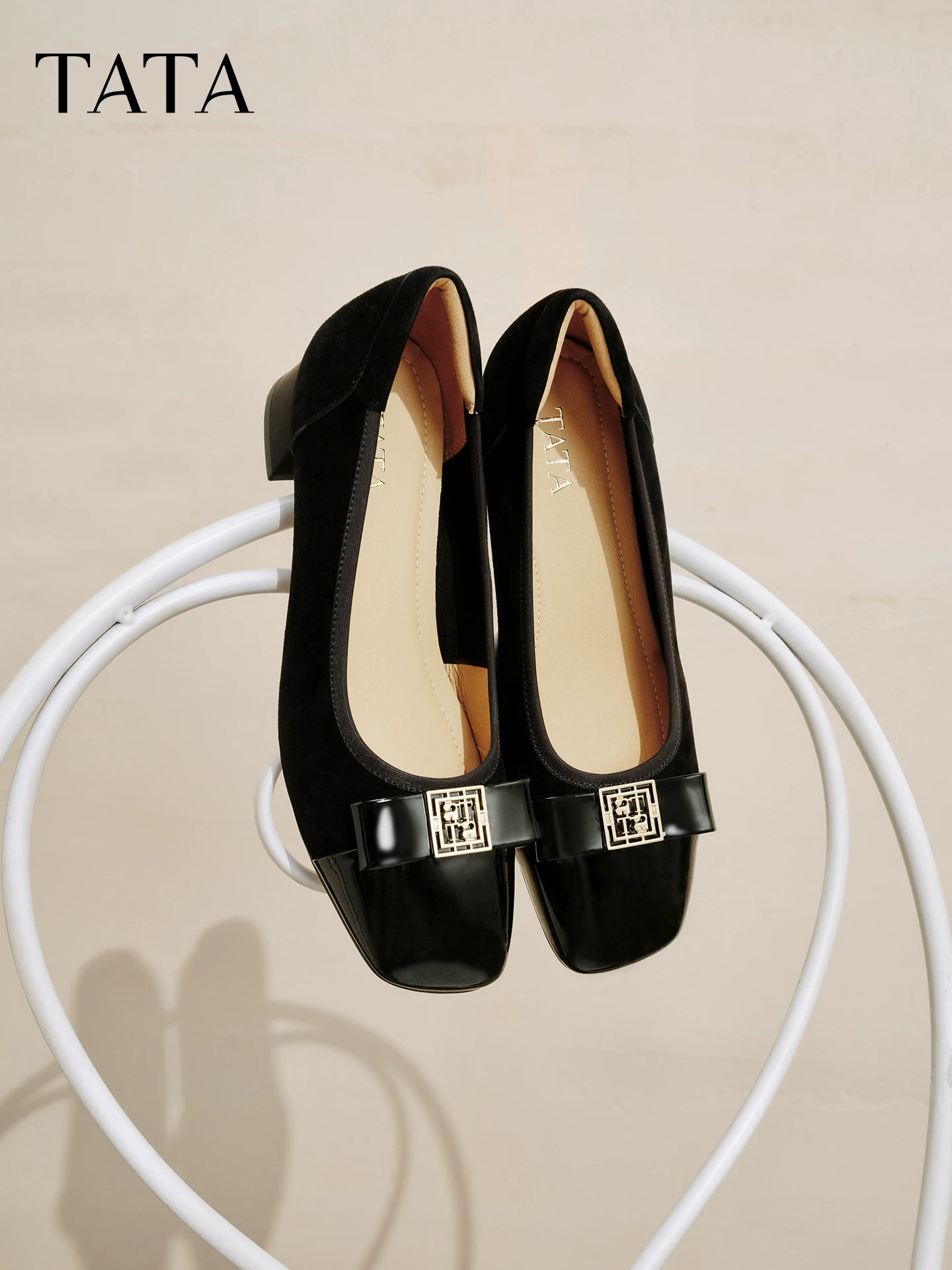 Giày nữ TATA mùa đông 2025 kiểu lười miệng nông, giày đơn, da thật mới, gót dày XTS01CQ5