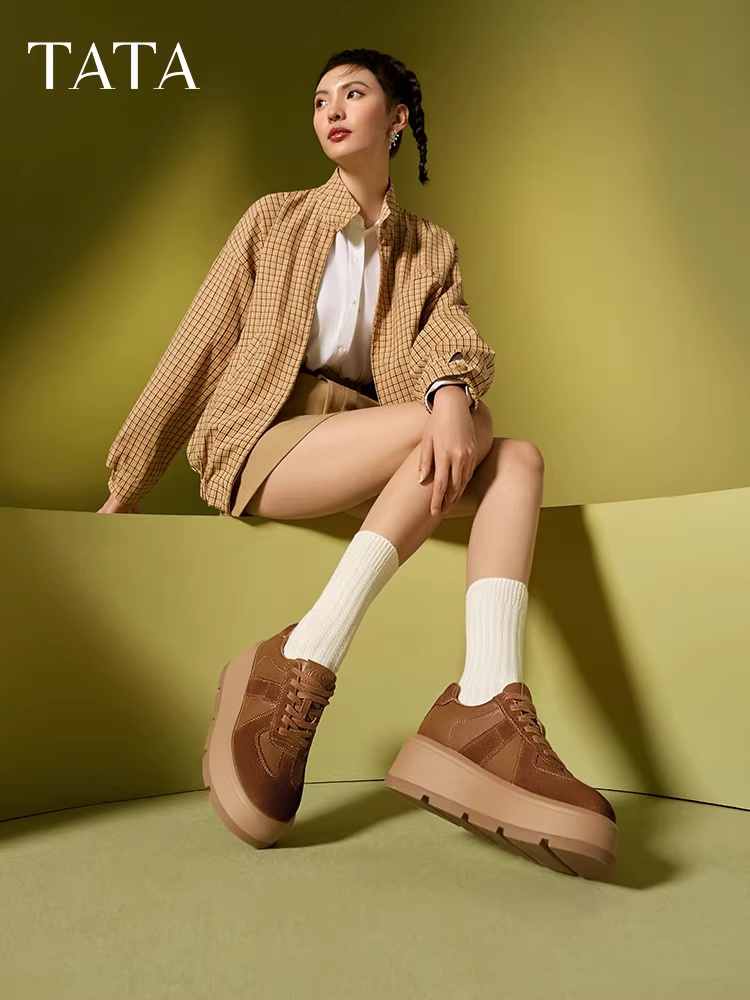 Giày đế dày TATA Giày tập luyện đế dày của Đức Giày đế dày thoáng khí dành cho nữ Giày thể thao thông thường mẫu mới CX901AM5
