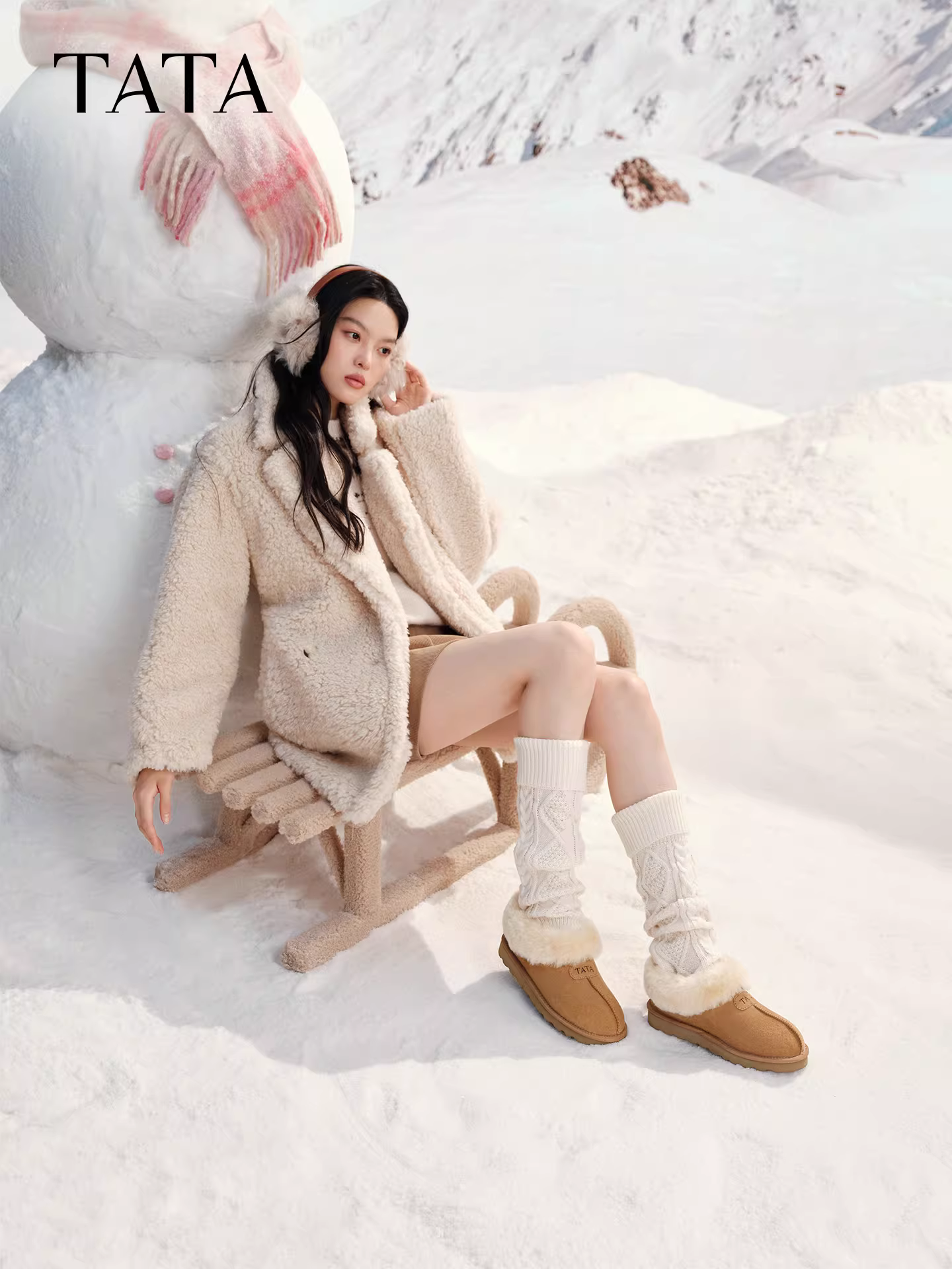 TATA Giày Lông Thú Giống Như Đám Mây Giày Bốt Nữ Lông Thú Tích Hợp Mùa Đông Thường Ngày Ấm Áp Sang Trọng Giày Cotton MXZ01DM5