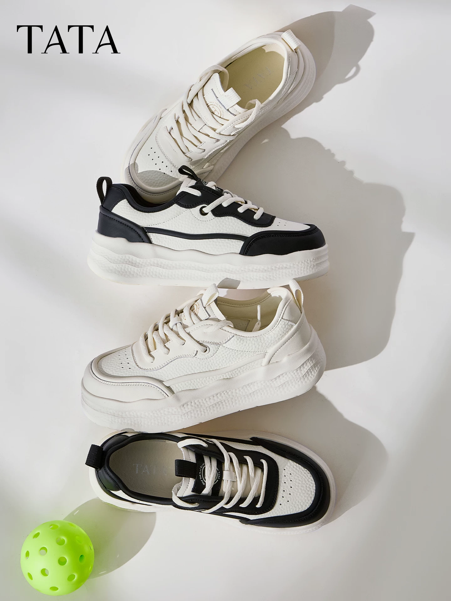 Giày Nữ TATA 2025 Mùa Đông Phong Cách Mới Giày Trắng Thời Trang Giày Sneaker Giày Đế Dày CWV01BM5