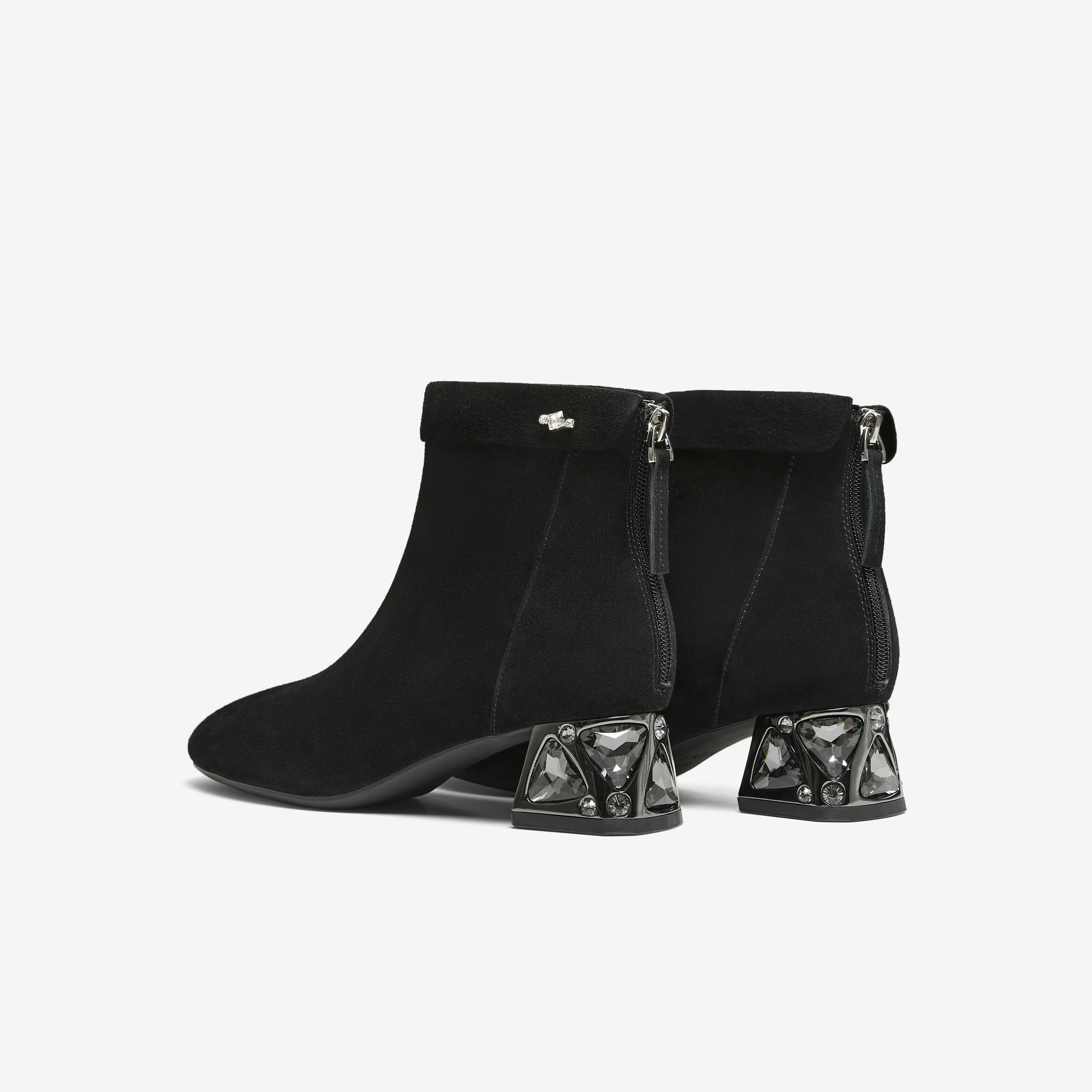 Giày Bốt Nữ TATA Mùa Đông 2025 Da Cừu Đa Năng Tăng Chiều Cao Giày Gót Chunky Lót Lông Cừu Co Giãn Giày Bốt Ngắn XJQ02DD5