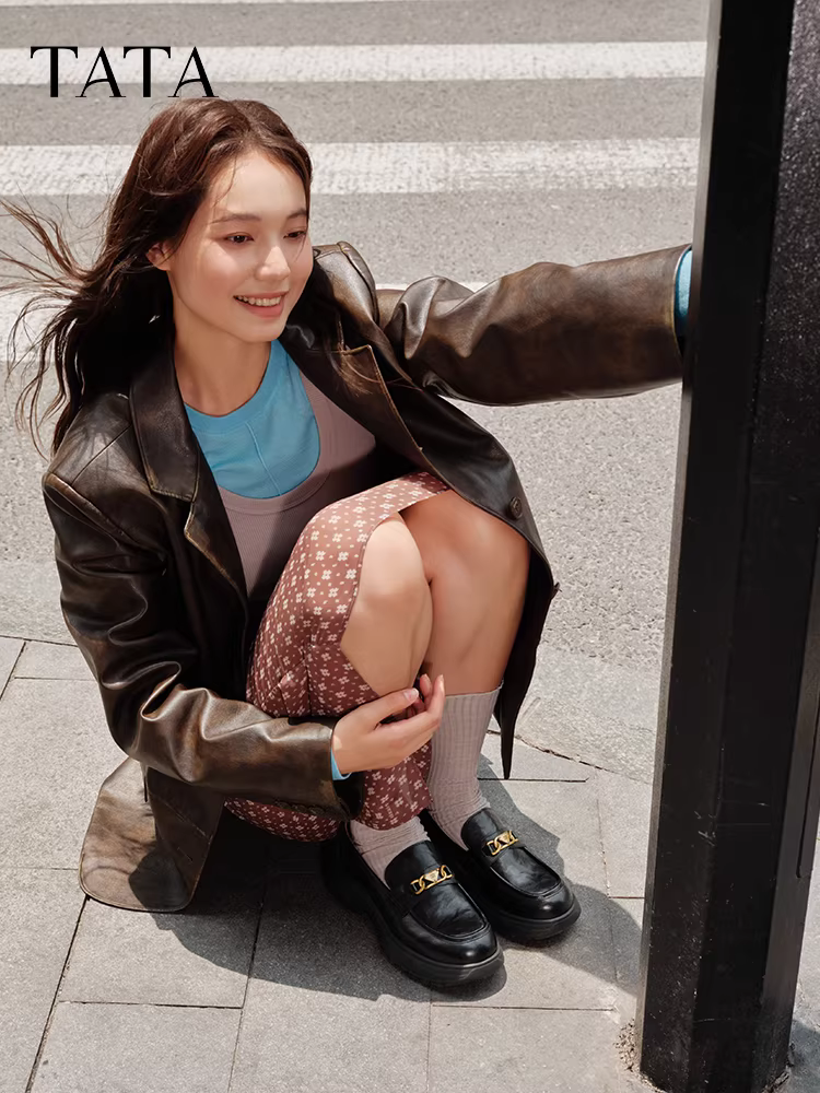 Giày Nữ TATA Mùa Đông 2025 Cùng Phong Cách Thời Trang Giày Loafer Mới 7PJA5CA5