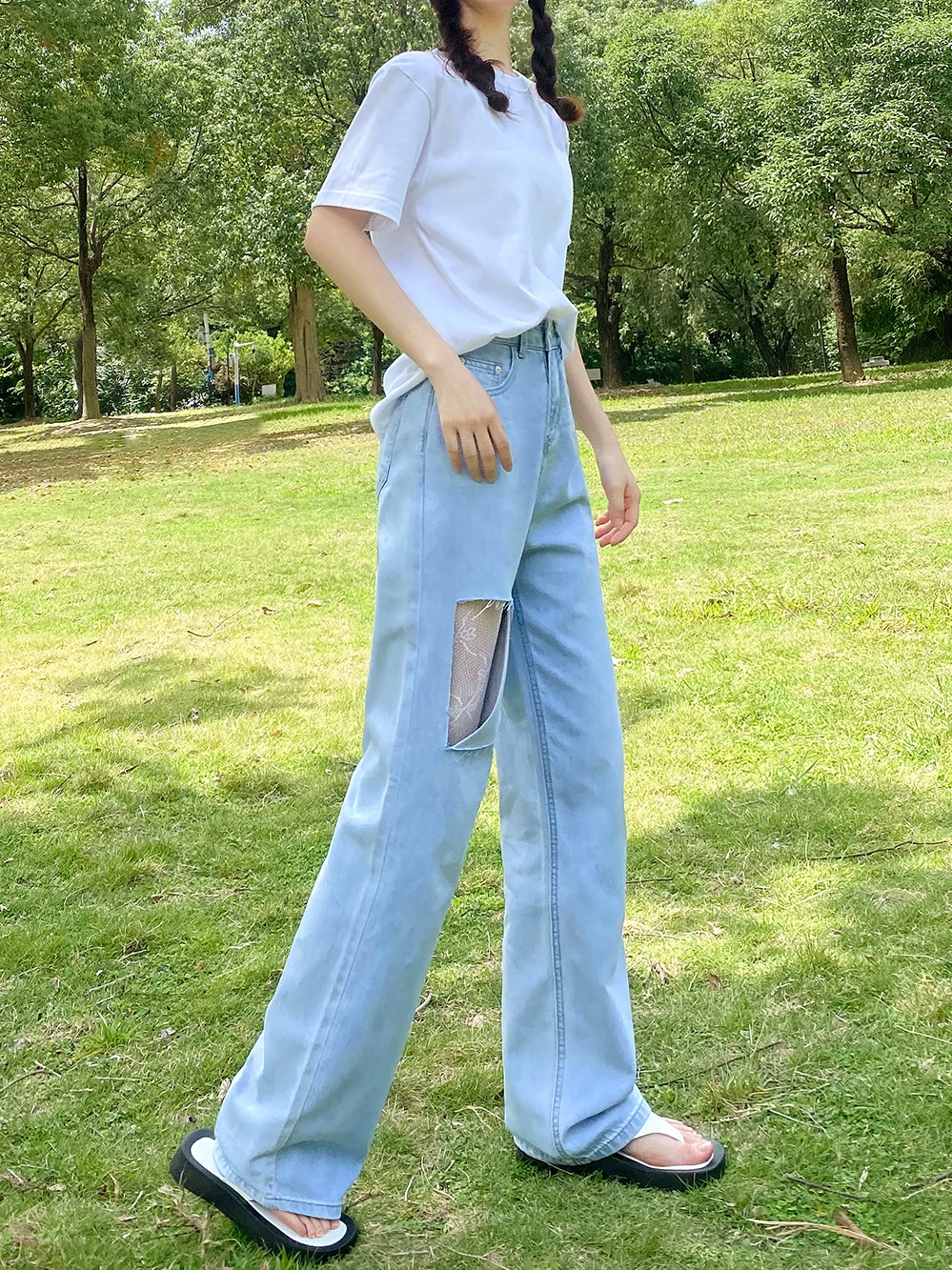 Quần jeans rách nữ, dáng thẳng, rộng, cạp cao, tôn dáng, mới xuân/hè/thu 2025, quần ống rộng dài chạm sàn, kiểu dáng mỏng nhẹ.