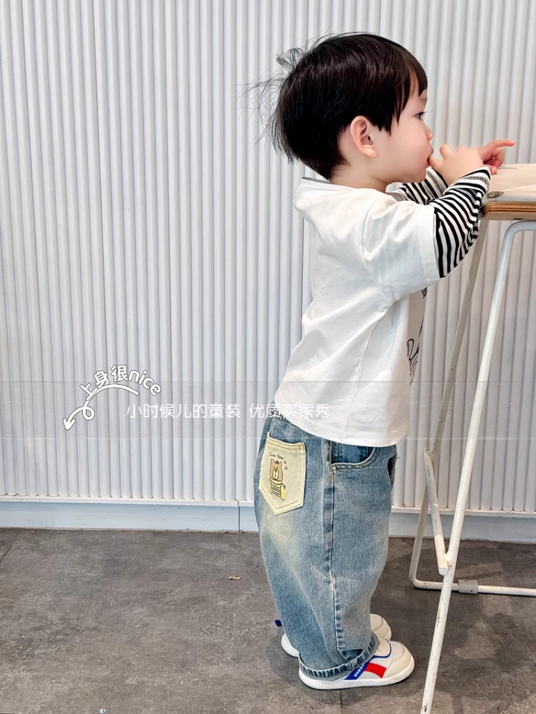 Dễ thương~màu xanh cổ điển~Quần jean in hình hoạt hình phong cách Hàn Quốc mùa xuân thu cho trẻ em, quần ống rộng sành điệu cho bé trai và bé gái.