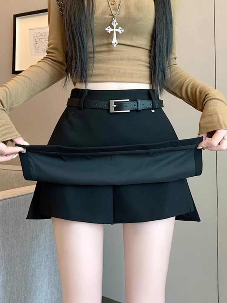 Quần short vest đen nữ, xuân thu, quần váy xẻ tà, quần giả hai mảnh, quần short chữ A ống rộng, quần short kiểu boot.