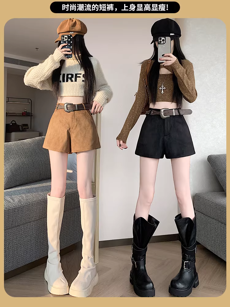Quần short da lộn đen dành cho nữ, thích hợp làm áo khoác ngoài mùa thu đông, kiểu mới 2025, quần da thời trang phối với ủng, quần nhung da lộn nữ.