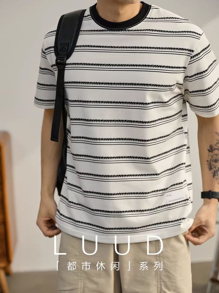 Áo thun nam dáng rộng nhẹ nhàng, thương hiệu thời trang LUUD phối màu, chất liệu cotton Taigu 230g, dệt jacquard nhuộm sợi, sọc phối màu, tay ngắn