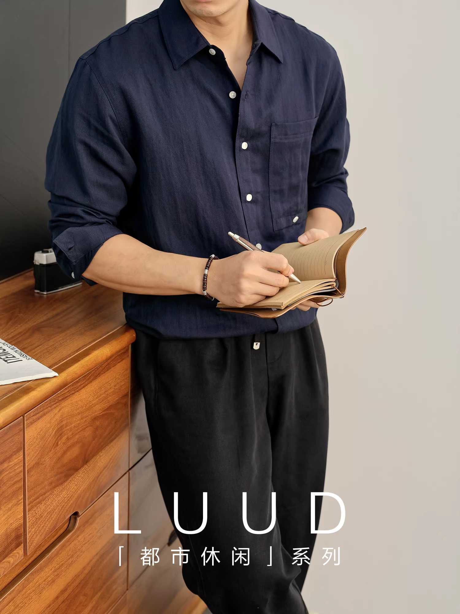 Áo sơ mi nam chất liệu lyocell Tencel linen kiểu Ý, phong cách casual, mùa thu, kiểu dáng cổ điển, túi vá, chất liệu vải tuýt, hiệu ứng nhăn.