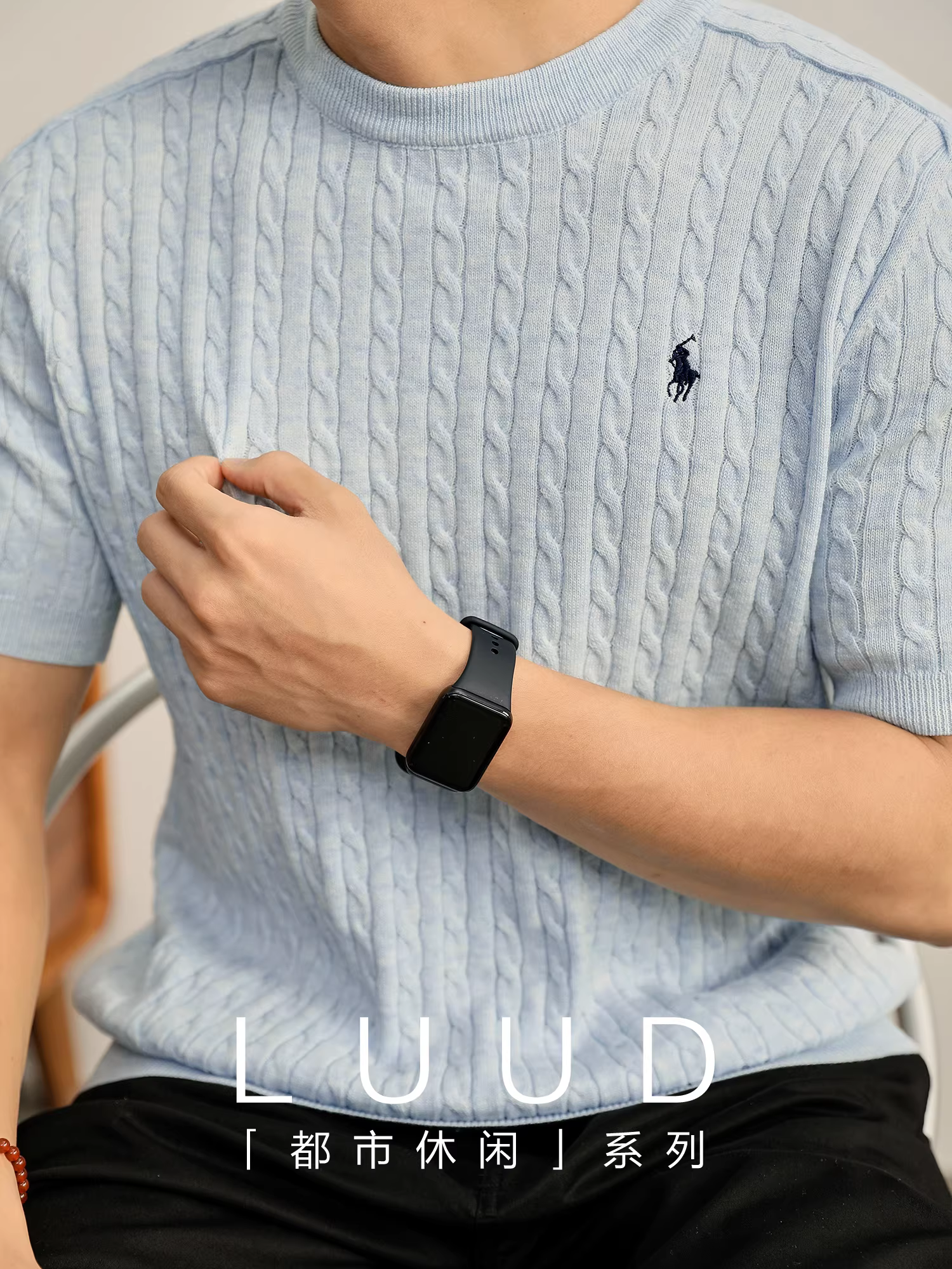 Áo thun nam dệt kim họa tiết xoắn LUUD dành cho người đi làm đô thị với chất liệu len pha và thêu hình hiệp sĩ, tay ngắn