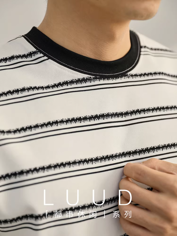Áo thun nam dáng rộng nhẹ nhàng, thương hiệu thời trang LUUD phối màu, chất liệu cotton Taigu 230g, dệt jacquard nhuộm sợi, sọc phối màu, tay ngắn