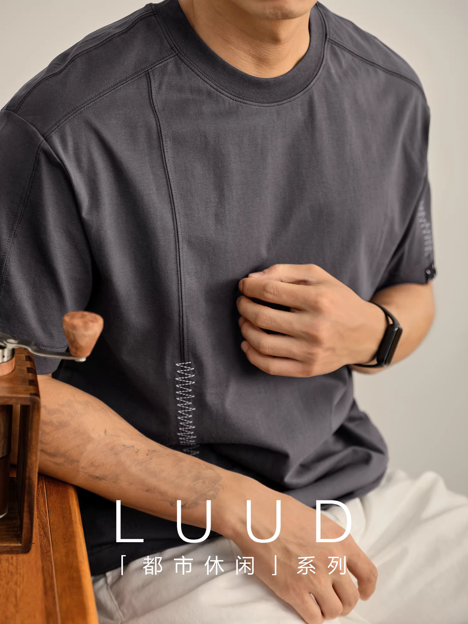 Ưu đãi đặc biệt: Áo thun nam tay ngắn cổ tròn, chất liệu dày 260g, kiểu dáng viền sóng và thiết kế hơi loe.