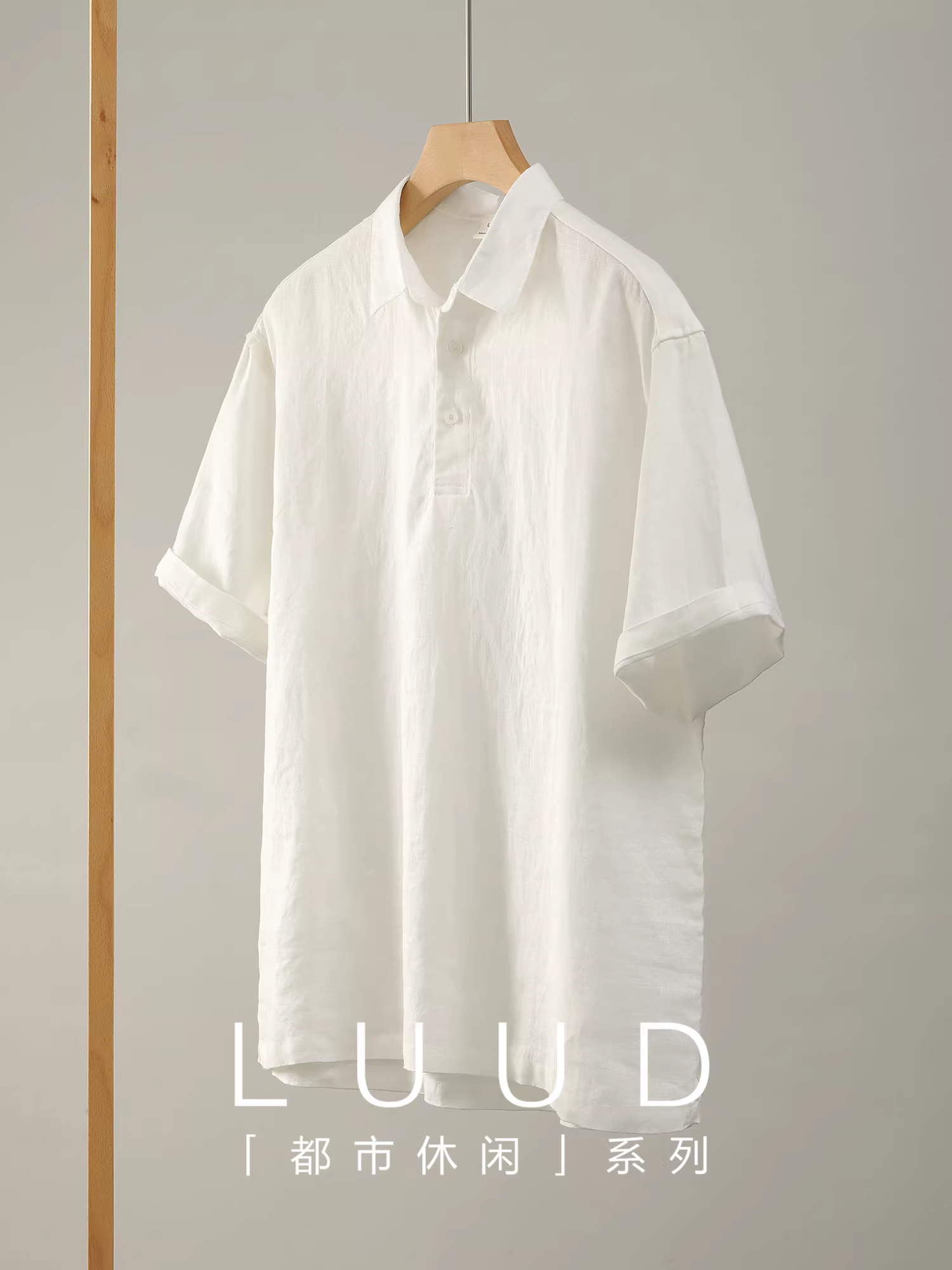 Áo polo chất liệu lanh 100% LUUD, kiểu dáng thoải mái, chất liệu nhẹ, có cổ hình chim hải âu.