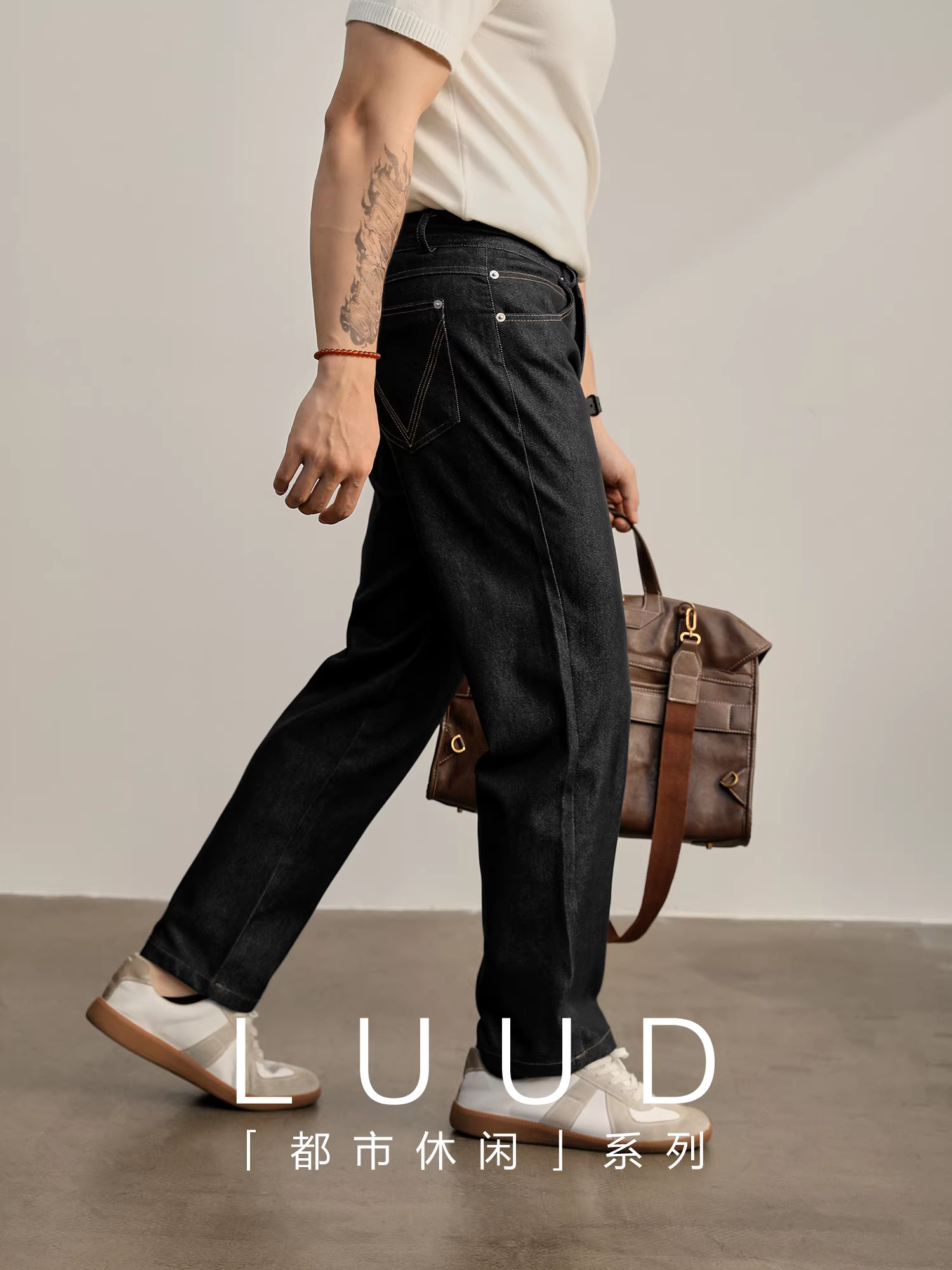 Quần jean kiểu dáng cơ bản LUUD với thiết kế túi lộ, dành cho nam, chất liệu cotton lyocell, quần ống thẳng phong cách thường ngày.