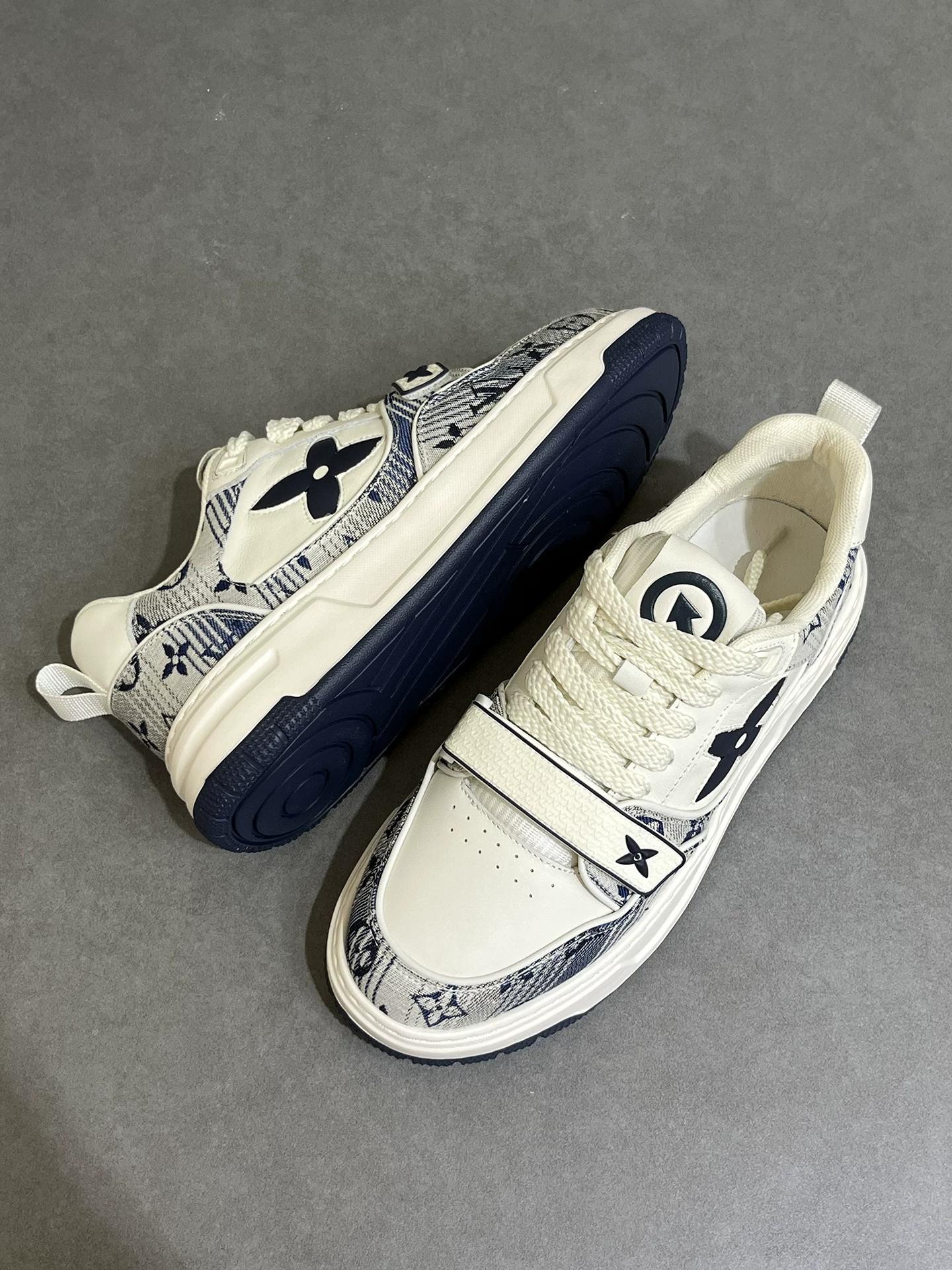 Giày nam 2025 mẫu thu mới da thật thoáng khí đa năng giày thể thao nam nhẹ nhàng đế mềm thời trang giày sneaker nam