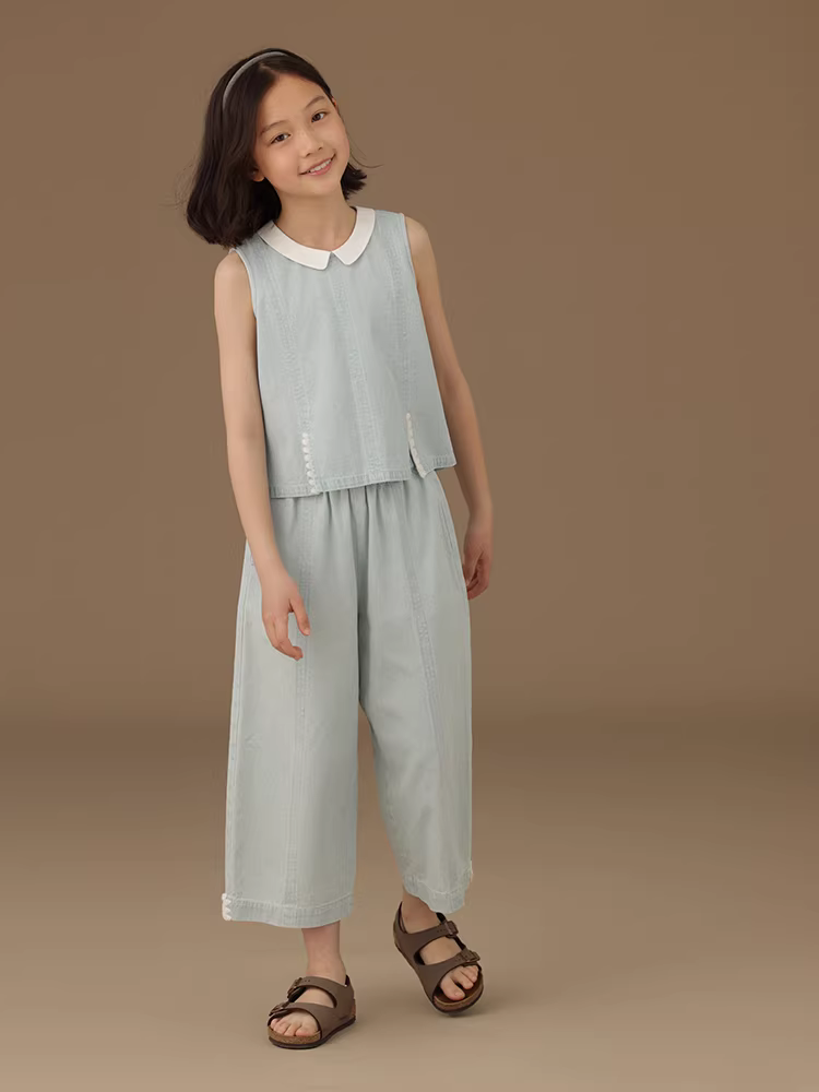 Bộ trang phục mùa hè cho bé gái năm 2025 kiểu mới: Áo vest denim, quần ống rộng, quần lửng, phong cách thường ngày, rộng rãi