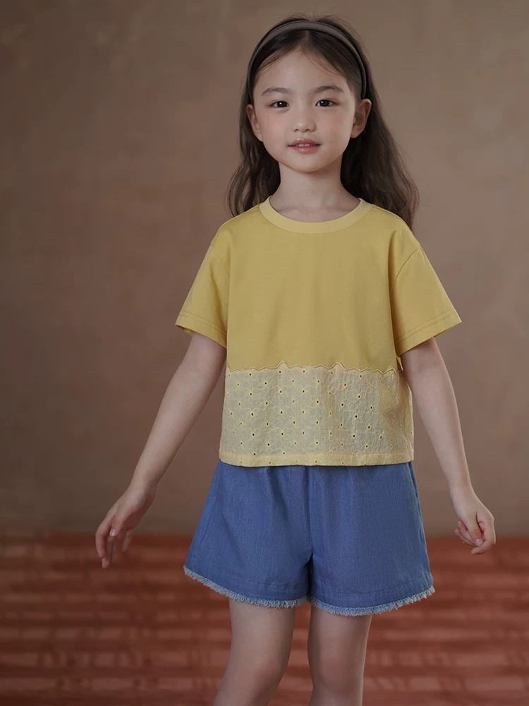 Bộ quần áo trẻ em: áo camisole cotton thân thiện với da và quần short denim cho bé gái, trang phục mùa hè cho trẻ lớn, quần áo mùa hè mỏng nhẹ.
