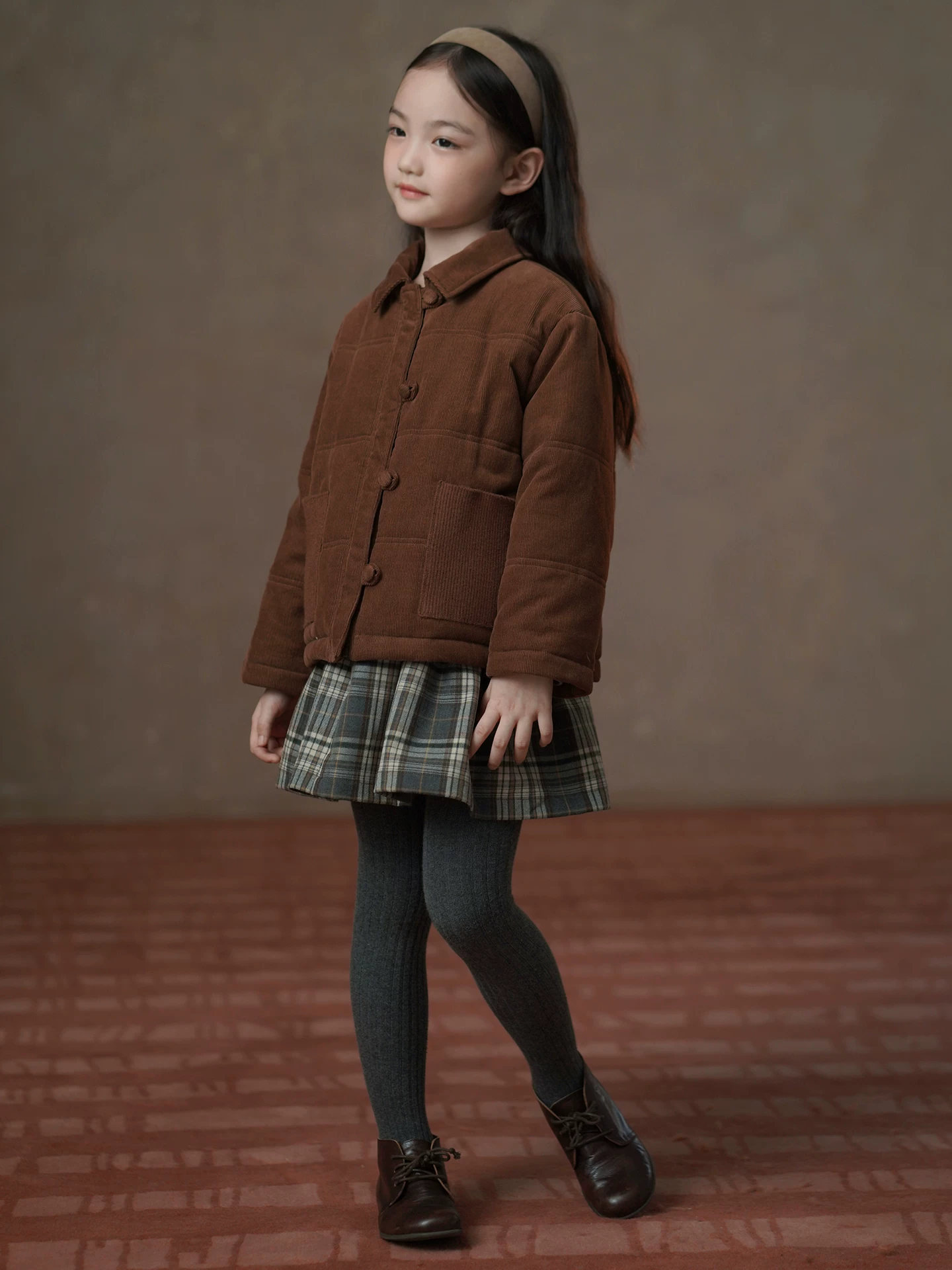 Áo khoác cotton nhung mùa đông cho bé trai và bé gái, kiểu ngắn, dày dặn và ấm áp, màu cà phê.
