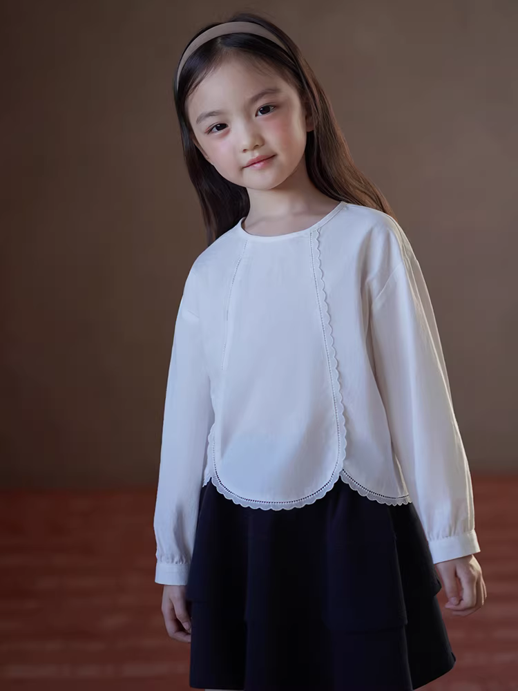 Quần áo trẻ em xuân thu phong cách Pháp áo kiểu ngọt ngào chất liệu cotton thân thiện với da áo sơ mi trắng áo lót bé gái