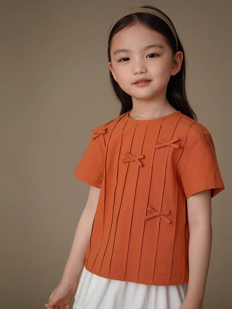 Áo màu cam cho trẻ em mang lại cảm giác mát mẻ, áo sơ mi ngắn tay xếp ly lyocell cho bé gái, trang phục mùa hè sành điệu.