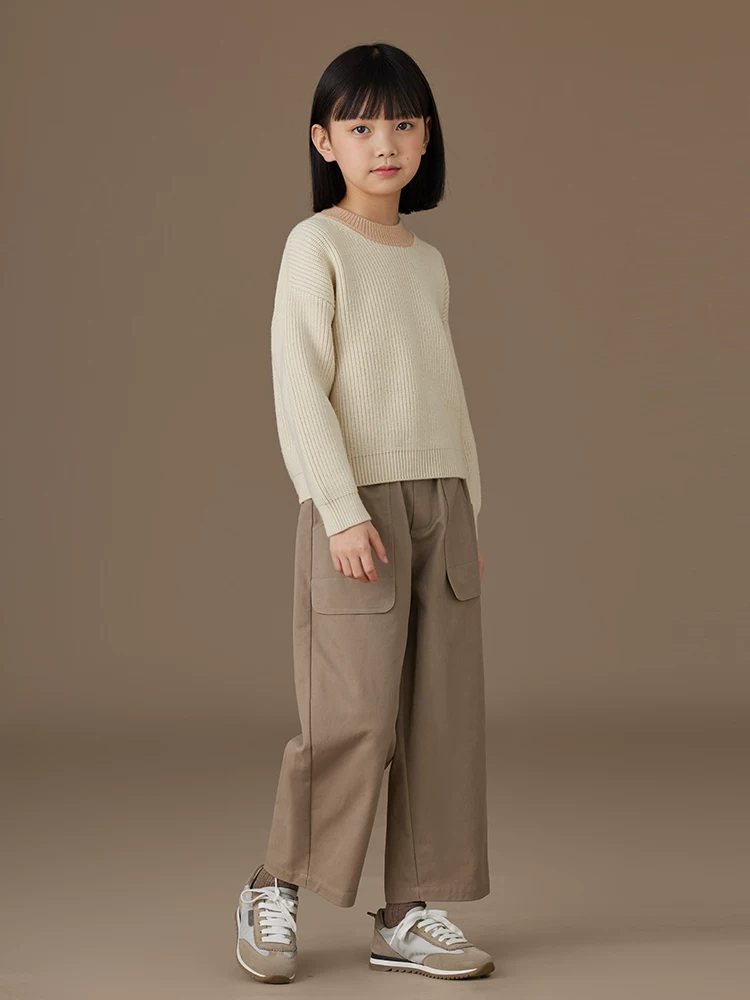 Quần dài kaki chất liệu cotton mềm mại, kiểu dáng thẳng, đa năng, mặc thoải mái cho bé trai và bé gái, thích hợp cho mùa xuân và mùa thu.