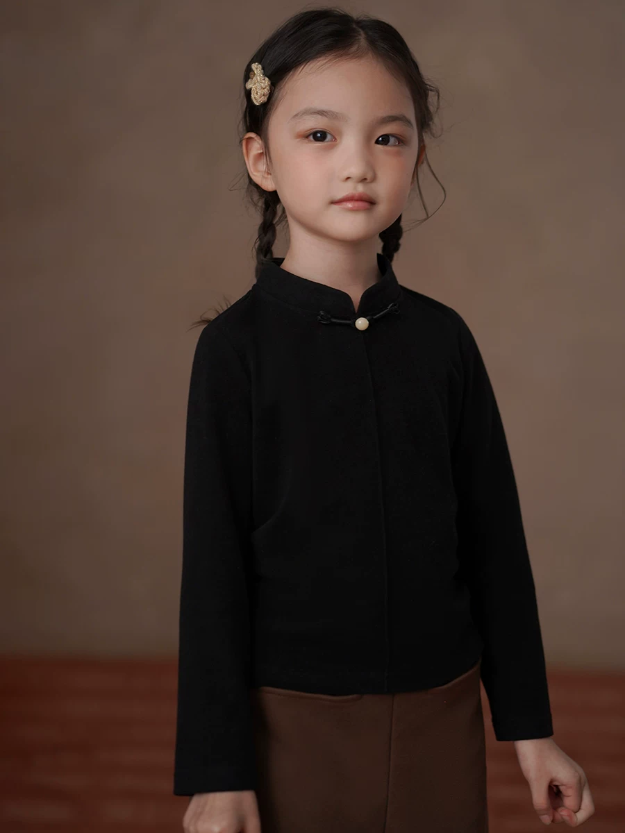 Áo thun dài tay mùa đông cho trẻ em, dày dặn và ấm áp, áo sơ mi kiểu Trung Quốc mới dành cho bé gái, áo màu đen cho bé gái.