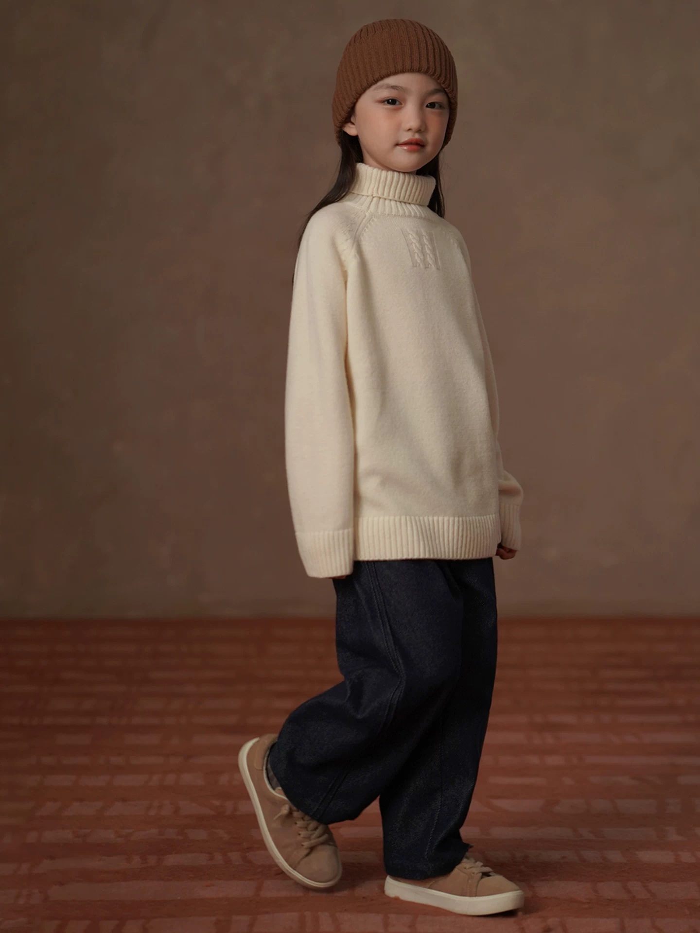 Quần denim trẻ em có lớp lót lông cừu, quần cà rốt ấm áp và rộng rãi cho bé trai và bé gái, quần ống thẳng, kiểu dáng mùa đông mới.