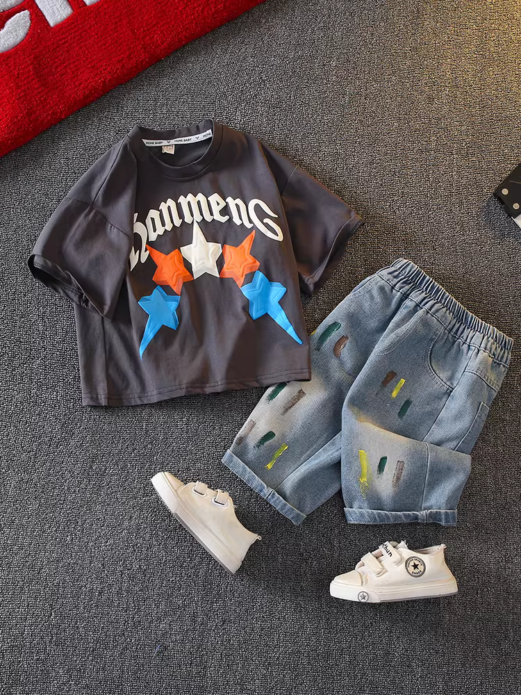 Bộ trang phục mùa hè cho bé trai 2025, quần áo trẻ em mới, bộ ngắn tay mùa hè mát mẻ và thời trang, bộ ngắn tay cho bé trai hợp xu hướng