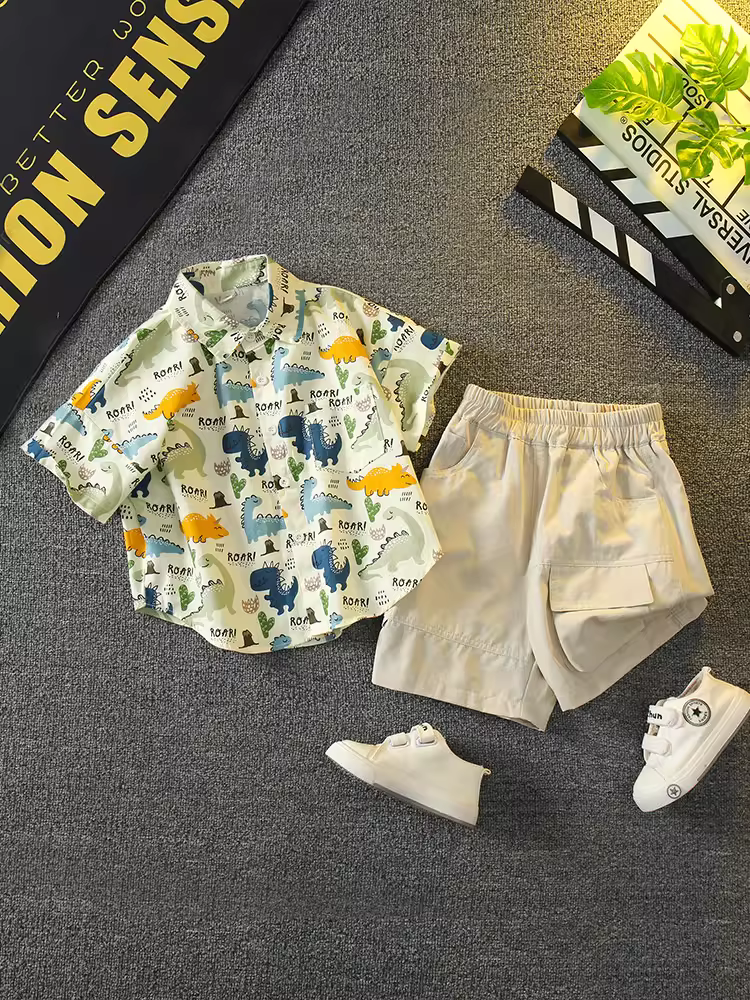 Trang phục mùa hè cho bé trai 2025, áo sơ mi ngắn tay thời thượng, nổi tiếng trên mạng, quần áo trẻ em mát mẻ và sành điệu