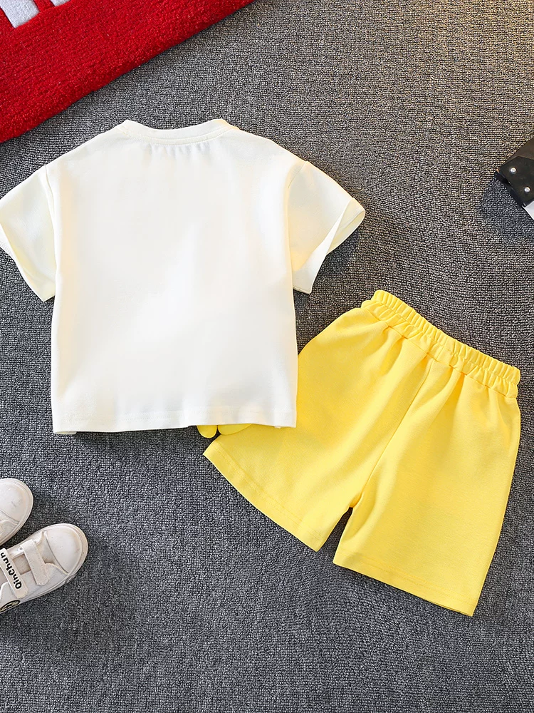 Bộ đồ hè bé trai 2025, bộ hai mảnh áo ngắn tay và quần đùi trẻ em, chất liệu mỏng, thời trang và sành điệu